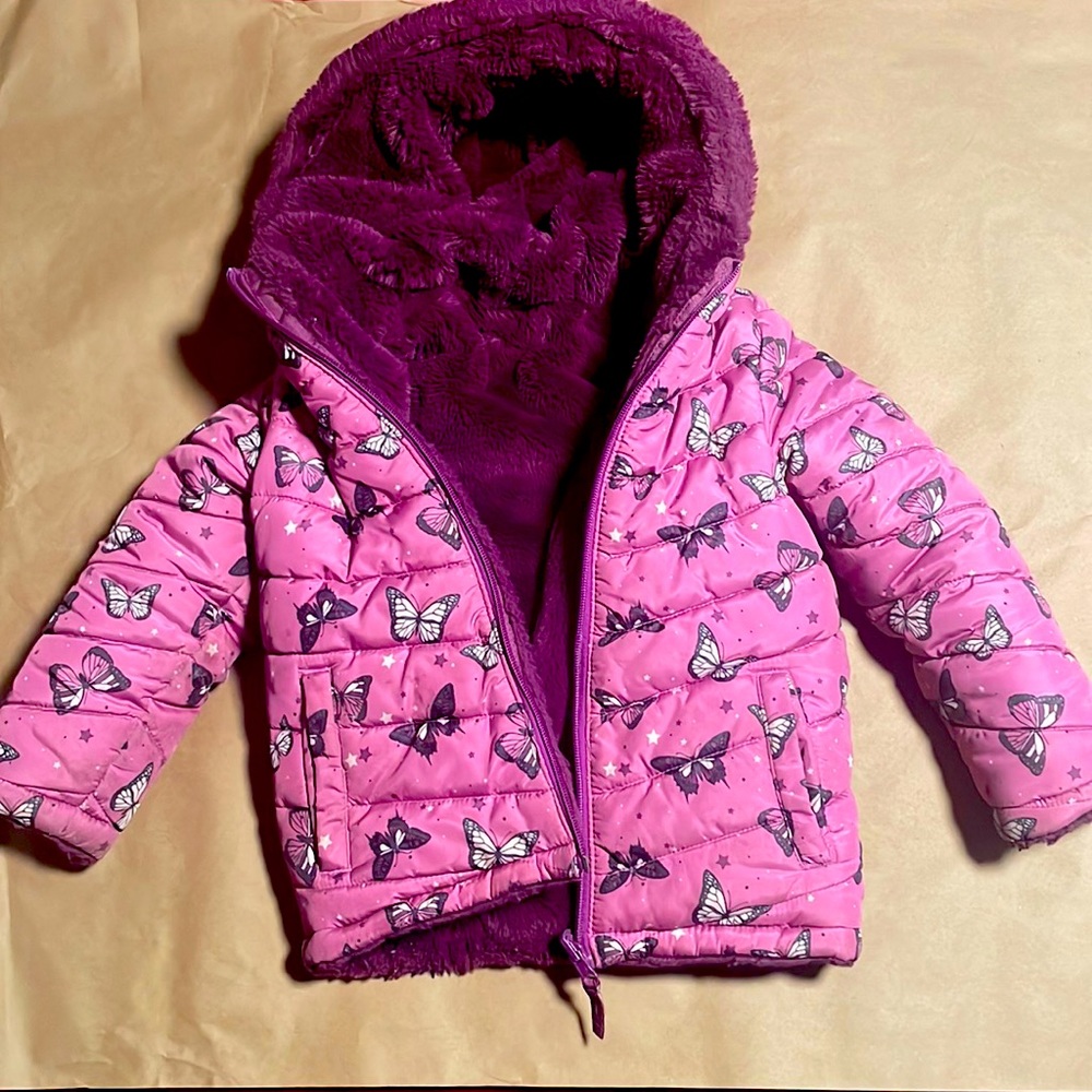 Girls puffer coat size 4-5t very cute